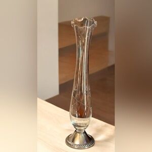 Vintage Duchin Creation Sterling
Weighted Bud Vase Crystal
Etched Flowers